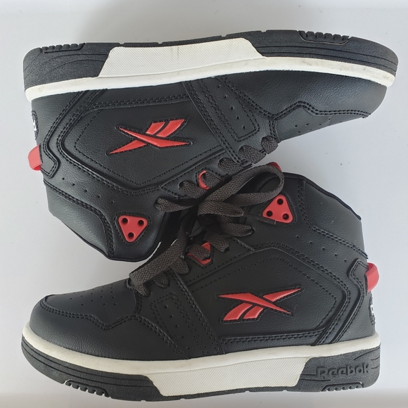Reebok Black & Red High Top Sneaker Sz 2K - Picture 9 of 9